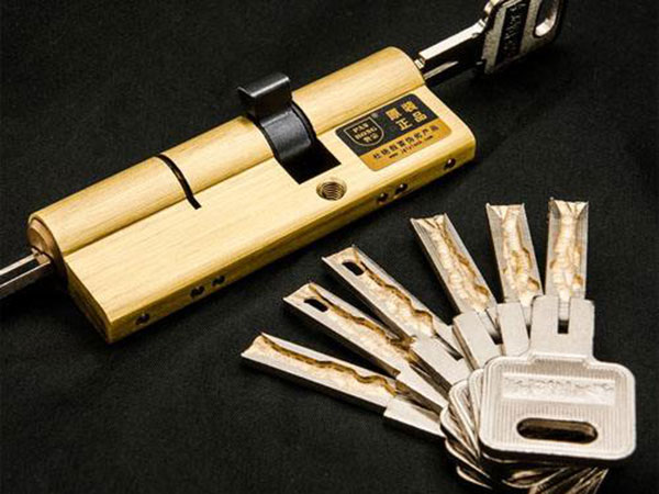 新龙24小时上门开锁公司