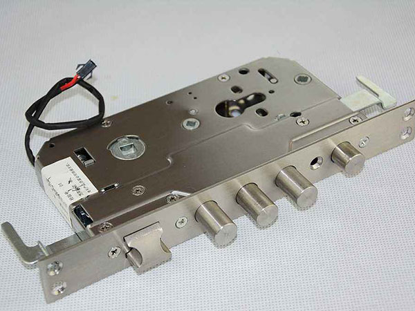 新龙24小时上门开锁公司